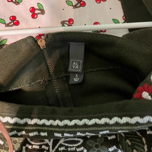 ALYA brand embroidered bra top in forest green. Size small. - Picture 4 of 7